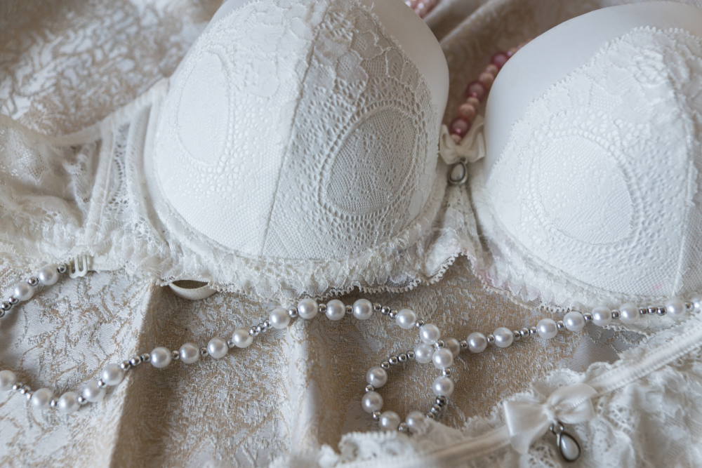 5 Must Have Fashion Items to Pack for Your Big Day