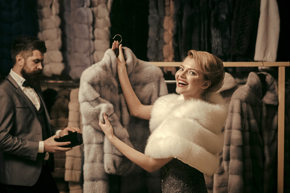 How to dress for a winter wedding