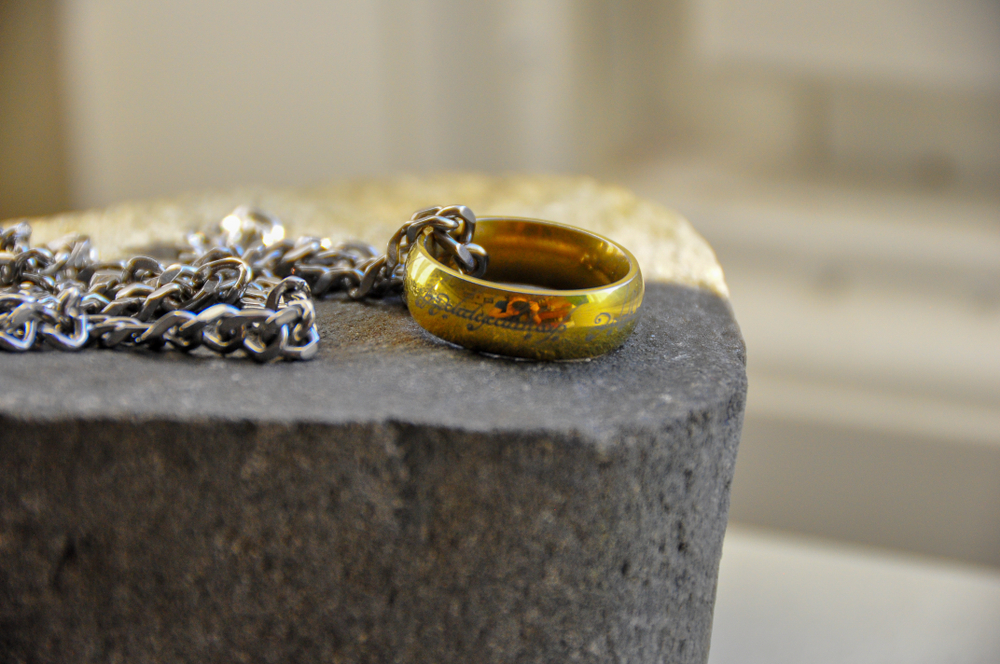 These iconic jewelry pieces are part of Hollywood history