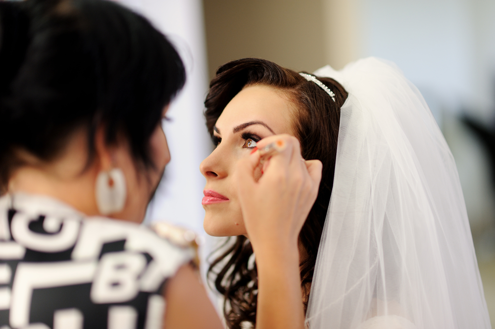 6 Steps For Long-Lasting Bridal Makeup
