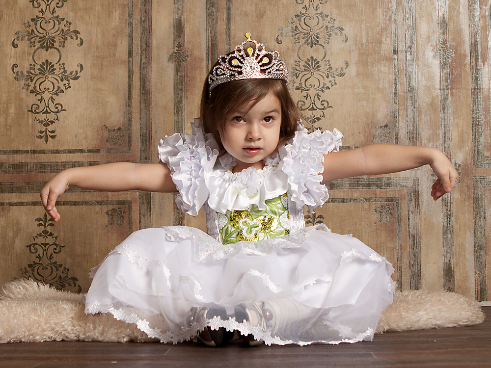 No suit, no kilt, 2-year-old boy chooses dress for mom’s wedding